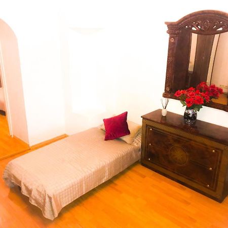 "Casa20200" 2 X Apartments Je 150Qm Fuer Business, Familien, Gruppen, Handwerker 15Min Von Berlin, Erdbeerhof, Outlet B5, 5Min Vom See Falkensee !! 2 Apartment Each 150Qm For Business , Families 15Min From Berlin!! ภายนอก รูปภาพ