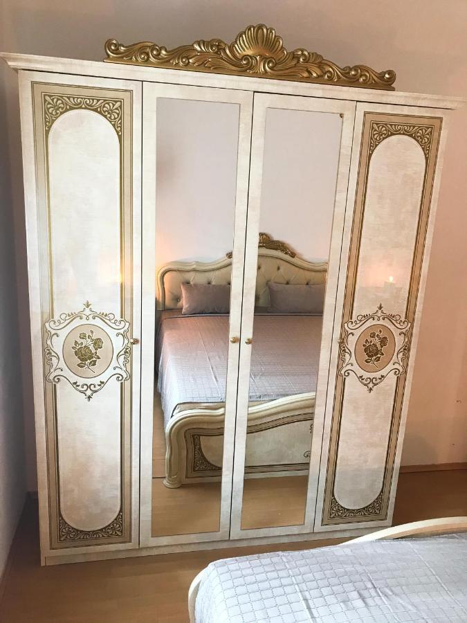"Casa20200" 2 X Apartments Je 150Qm Fuer Business, Familien, Gruppen, Handwerker 15Min Von Berlin, Erdbeerhof, Outlet B5, 5Min Vom See Falkensee !! 2 Apartment Each 150Qm For Business , Families 15Min From Berlin!! ภายนอก รูปภาพ