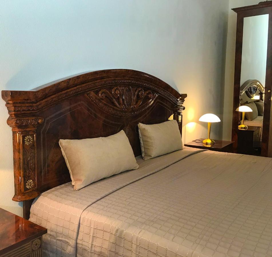"Casa20200" 2 X Apartments Je 150Qm Fuer Business, Familien, Gruppen, Handwerker 15Min Von Berlin, Erdbeerhof, Outlet B5, 5Min Vom See Falkensee !! 2 Apartment Each 150Qm For Business , Families 15Min From Berlin!! ภายนอก รูปภาพ