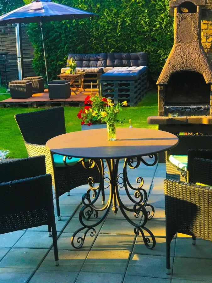 "Casa20200" 2 X Apartments Je 150Qm Fuer Business, Familien, Gruppen, Handwerker 15Min Von Berlin, Erdbeerhof, Outlet B5, 5Min Vom See Falkensee !! 2 Apartment Each 150Qm For Business , Families 15Min From Berlin!! ภายนอก รูปภาพ