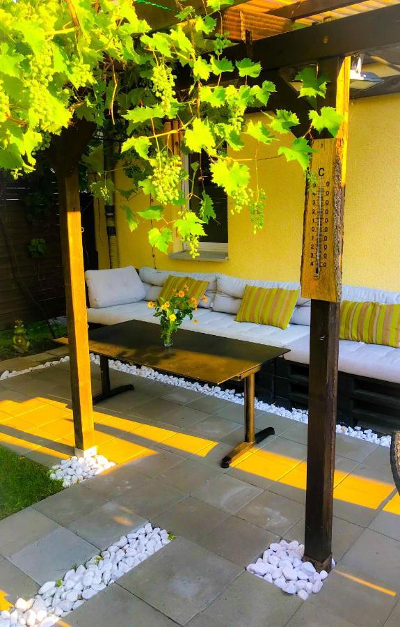 "Casa20200" 2 X Apartments Je 150Qm Fuer Business, Familien, Gruppen, Handwerker 15Min Von Berlin, Erdbeerhof, Outlet B5, 5Min Vom See Falkensee !! 2 Apartment Each 150Qm For Business , Families 15Min From Berlin!! ภายนอก รูปภาพ