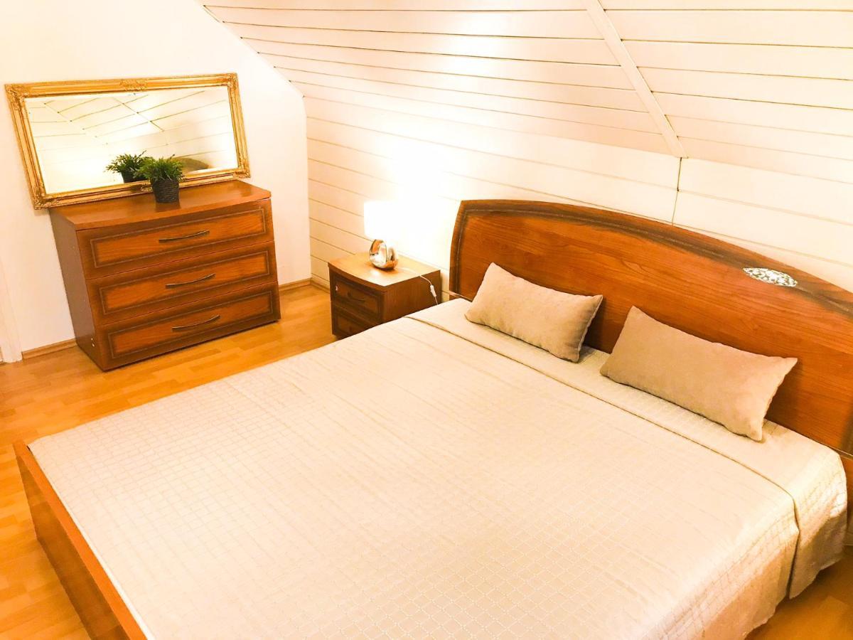 "Casa20200" 2 X Apartments Je 150Qm Fuer Business, Familien, Gruppen, Handwerker 15Min Von Berlin, Erdbeerhof, Outlet B5, 5Min Vom See Falkensee !! 2 Apartment Each 150Qm For Business , Families 15Min From Berlin!! ภายนอก รูปภาพ