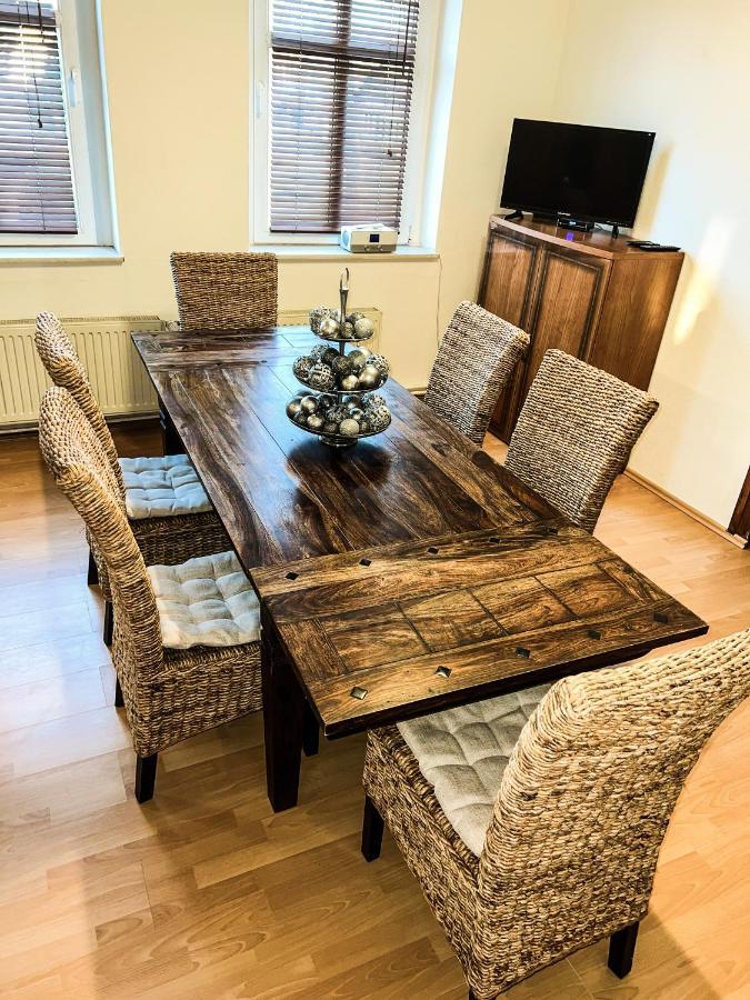 "Casa20200" 2 X Apartments Je 150Qm Fuer Business, Familien, Gruppen, Handwerker 15Min Von Berlin, Erdbeerhof, Outlet B5, 5Min Vom See Falkensee !! 2 Apartment Each 150Qm For Business , Families 15Min From Berlin!! ภายนอก รูปภาพ